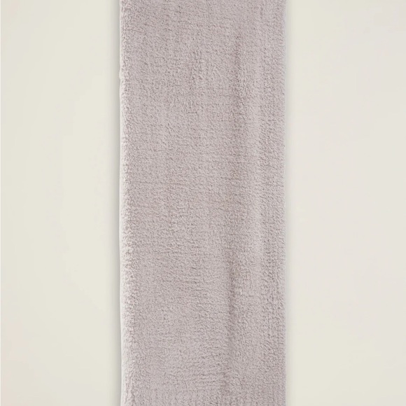 BAREFOOT DREAMS CozyChic Throw Blanket - Picture 2 of 6